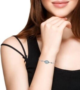 Fenthring Sterling silver evil eye bracelet close